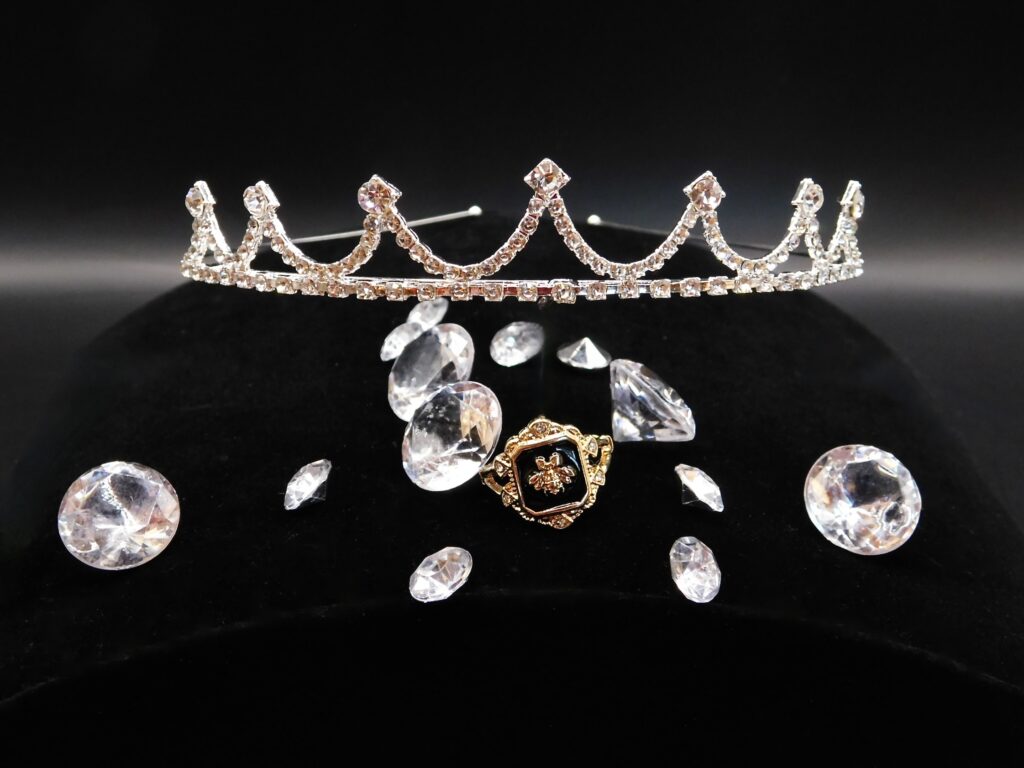 Lottie Tiara - Queen Bee Crown Company